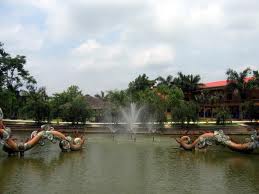 Đầm Long